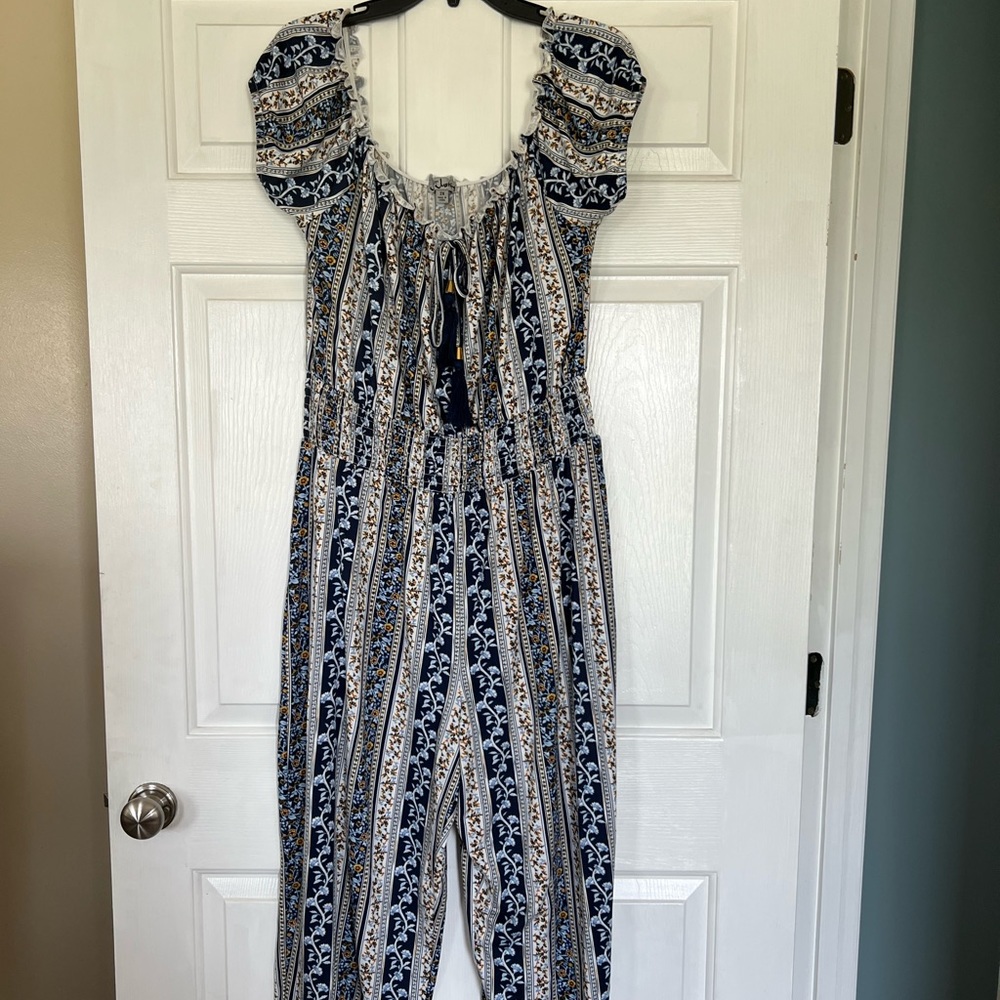 White, blue and yellow print cropped jumper with gathered waist & tie front.